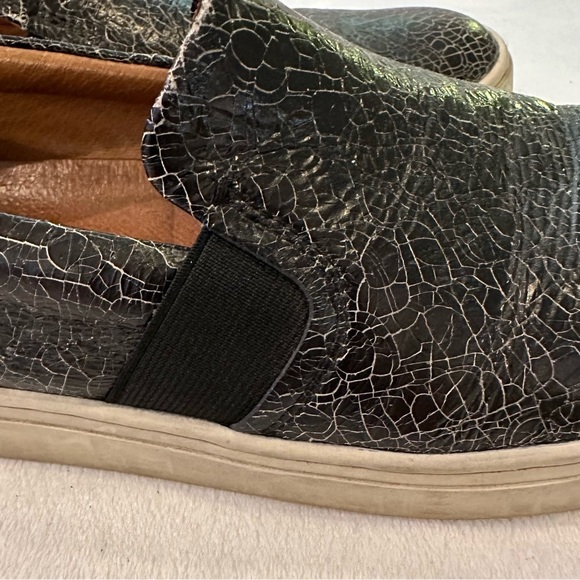 FRYE Ivy Slip On Shoe Black Crackle Women's 9 Casual Fashion Sneaker - Picture 10 of 11